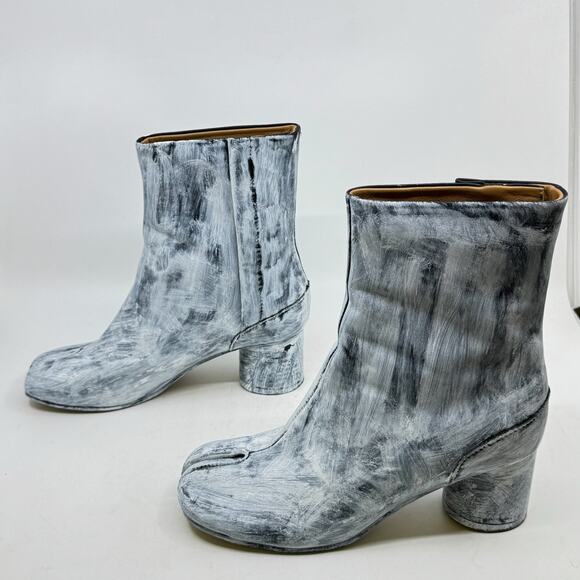 MAISON MARGIELA Painted White Tabi Boots - Picture 4 of 11
